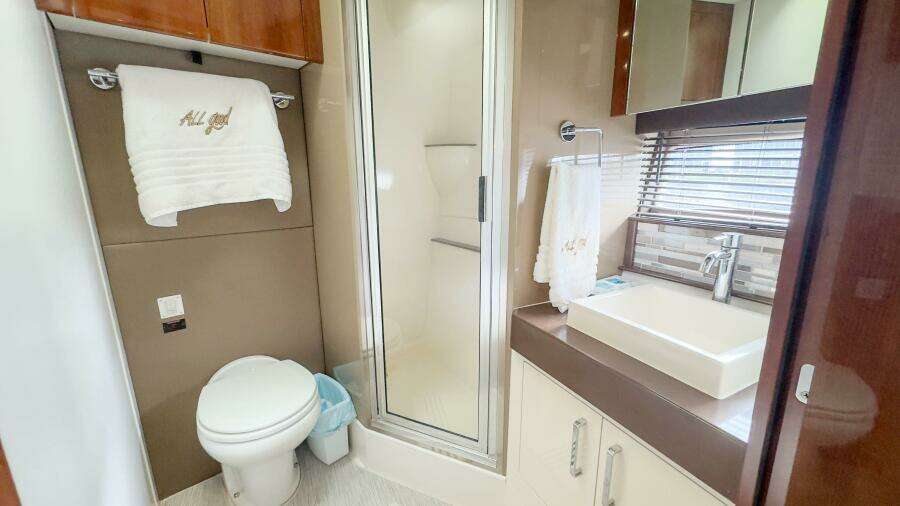 All Good 43ft Carver Yacht For Sale