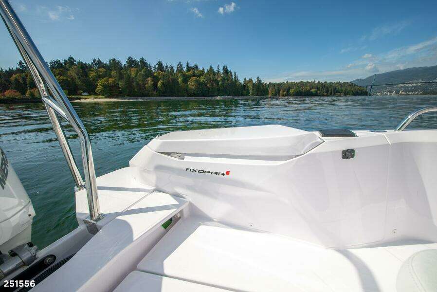 29ft Axopar Yacht For Sale