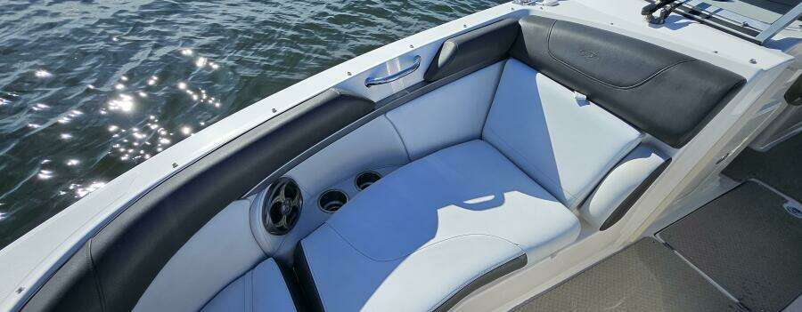 27ft Regal Yacht For Sale