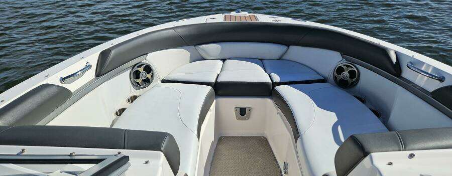 27ft Regal Yacht For Sale