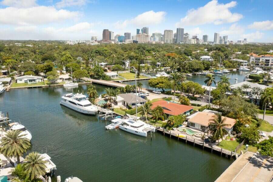 2017-lagoon-42-sail-9886474-20250729062844197-1.jpg