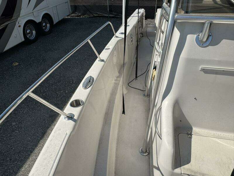 24ft Pro Line Yacht For Sale
