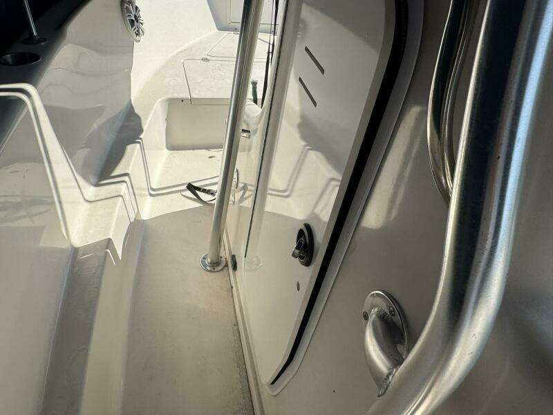 24ft Pro Line Yacht For Sale