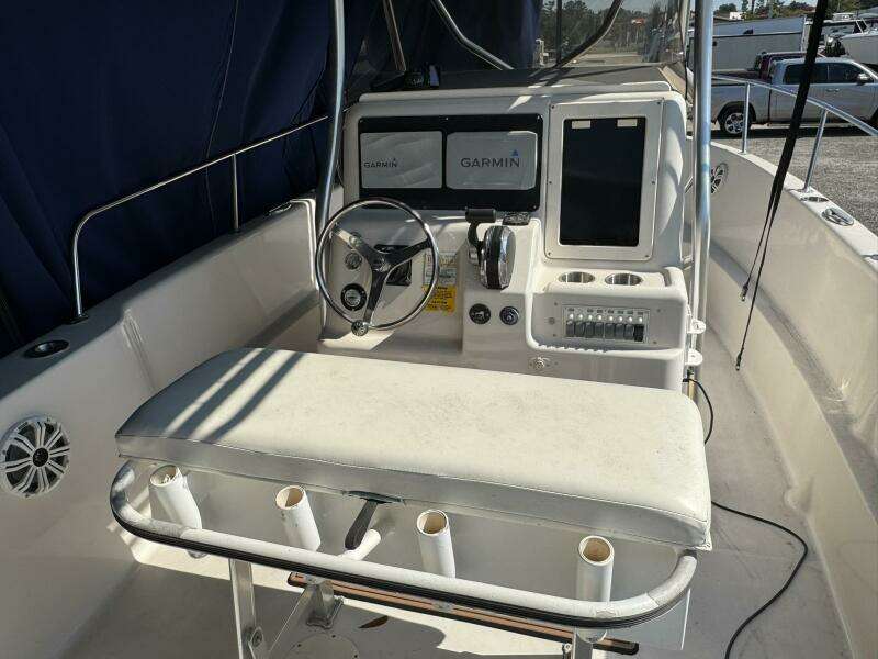 24ft Pro Line Yacht For Sale