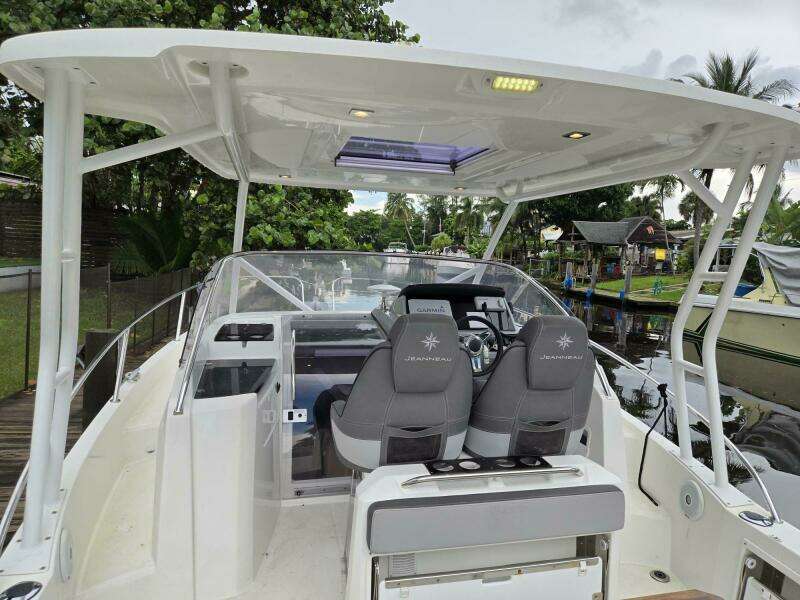 29ft Jeanneau Yacht For Sale