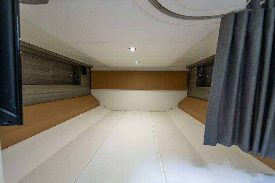 Mid-cabin