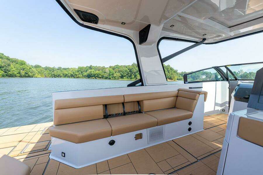 Port cockpit