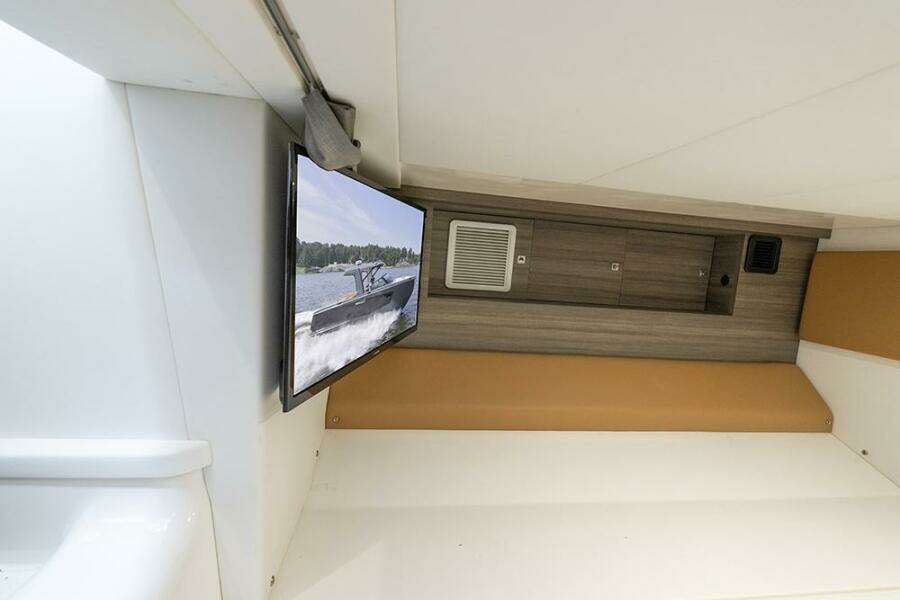 TV in the mid-cabin