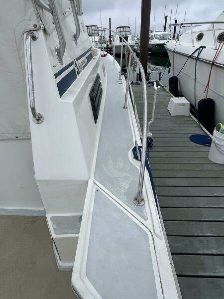 On the Loos 32ft Albin Yacht For Sale