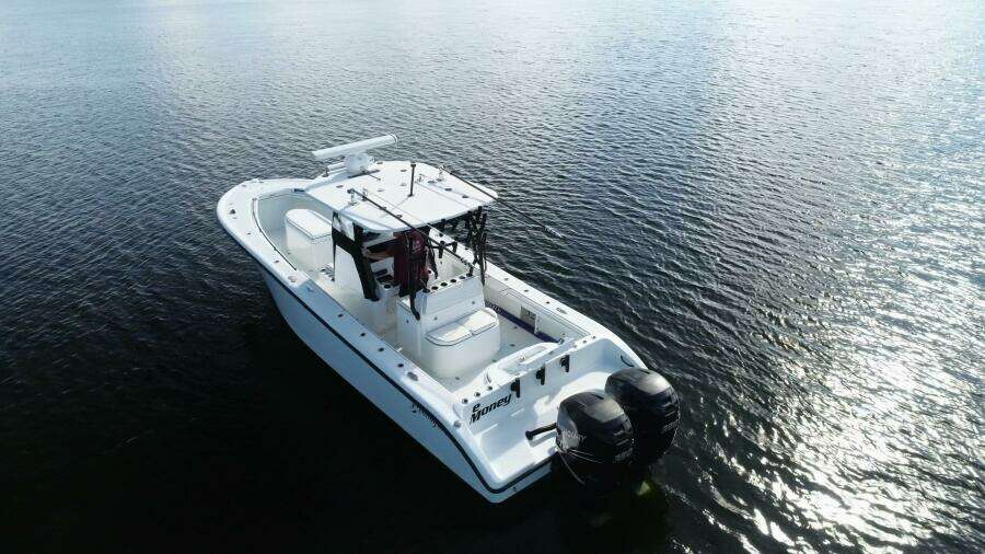 2017 Yellowfin 32 Center Console - Profile