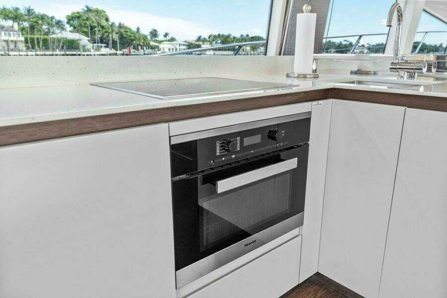 ELEVATION 75ft Prestige Yacht For Sale