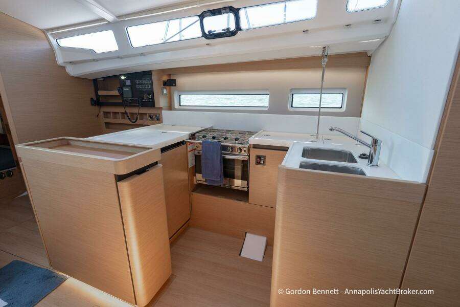 No Regrets 44ft Jeanneau Yacht For Sale