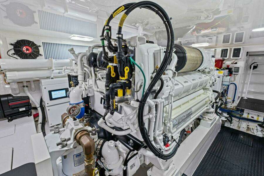 2025 Viking 58 Convertible 