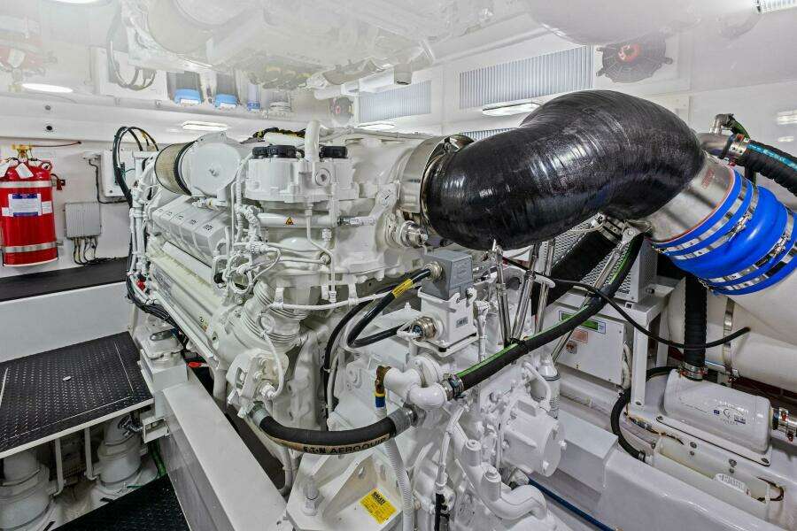 2025 Viking 58 Convertible 