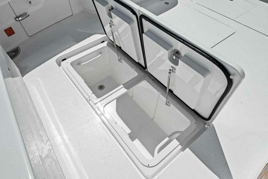 2025 Viking 58 Convertible 