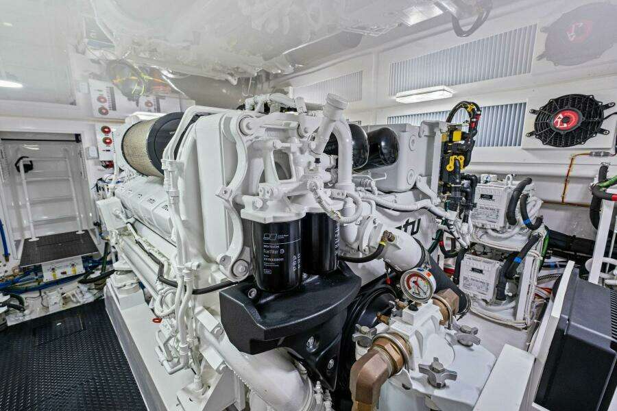 2025 Viking 58 Convertible 