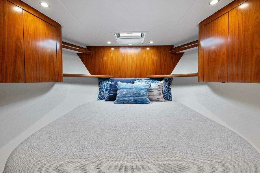 2025 Viking 58 Convertible 