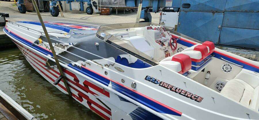 Triple 575 s 46ft Black Thunder Yacht For Sale