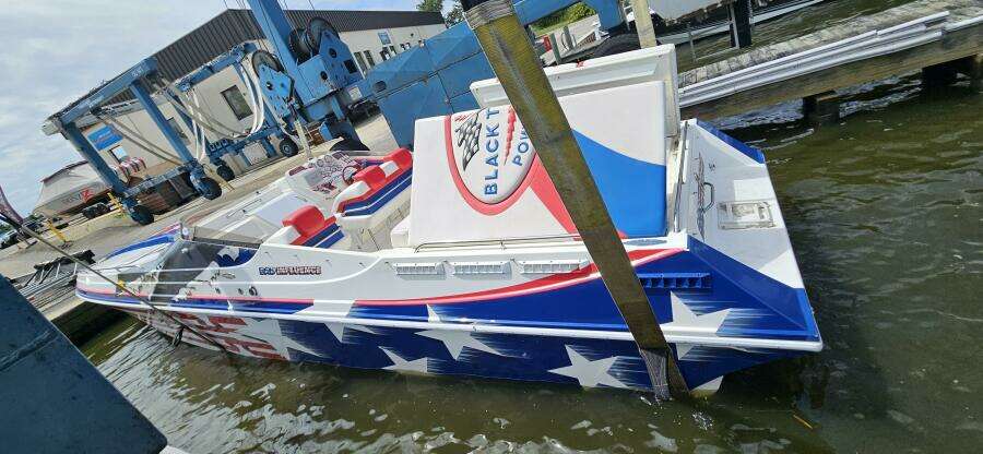 Triple 575 s 46ft Black Thunder Yacht For Sale