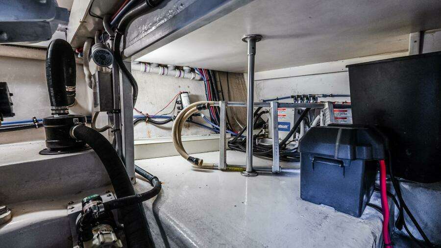 Peeling Drag 42ft Egg Harbor Yacht For Sale
