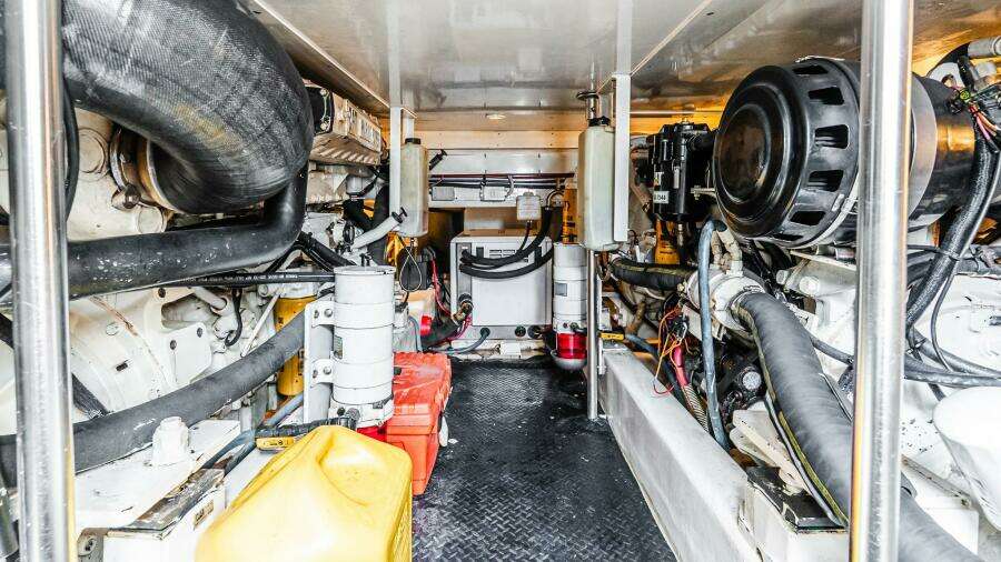 Peeling Drag 42ft Egg Harbor Yacht For Sale