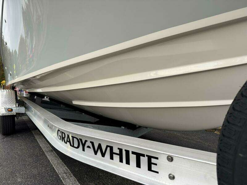 25ft Grady White Yacht For Sale