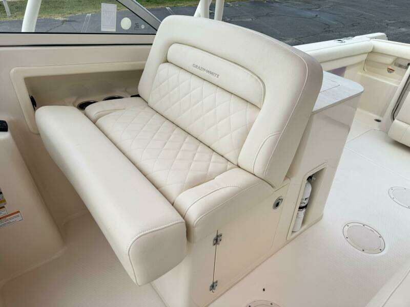 25ft Grady White Yacht For Sale