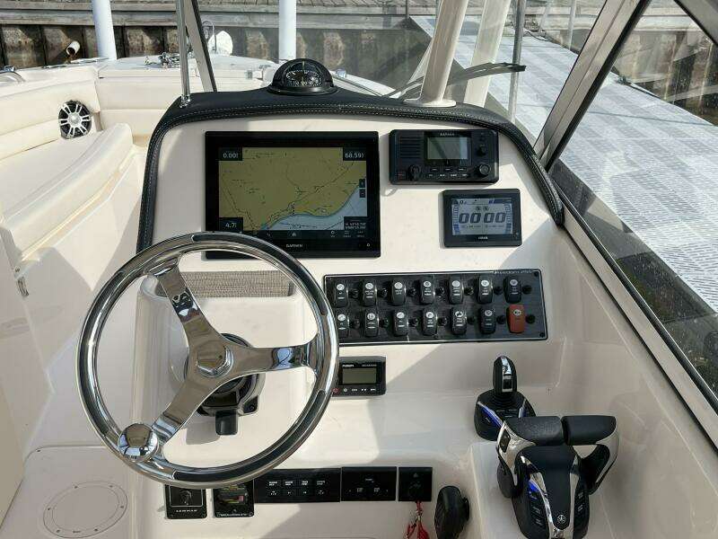 25ft Grady White Yacht For Sale