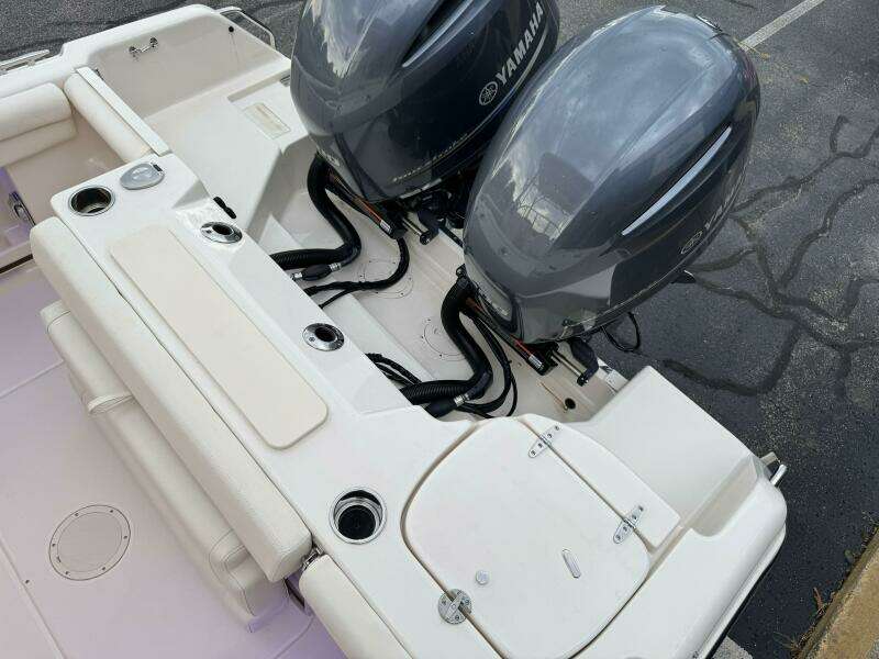 25ft Grady White Yacht For Sale