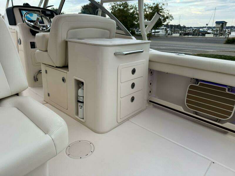 25ft Grady White Yacht For Sale