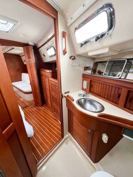 DELICIA 40ft Island Packet Yacht For Sale