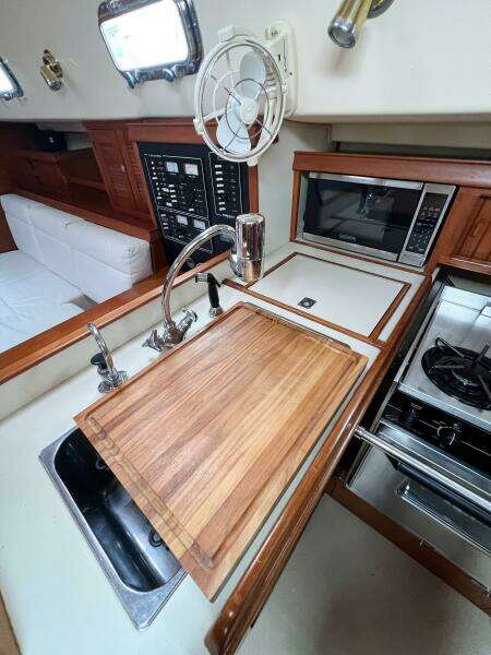 DELICIA 40ft Island Packet Yacht For Sale
