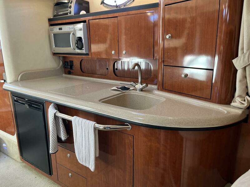 Loaded Miles 34ft Sea Ray Yacht For Sale