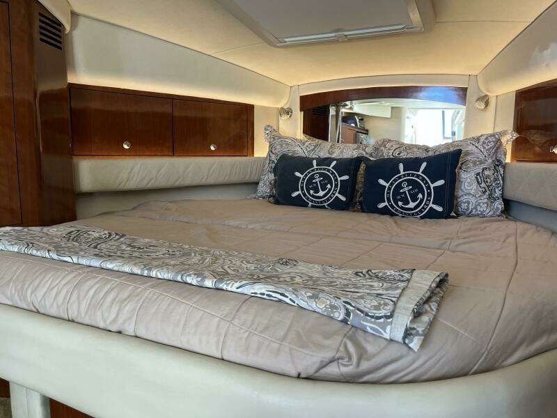 Loaded Miles 34ft Sea Ray Yacht For Sale