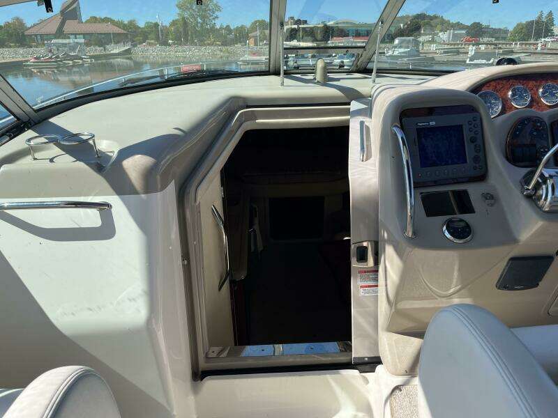 Loaded Miles 34ft Sea Ray Yacht For Sale