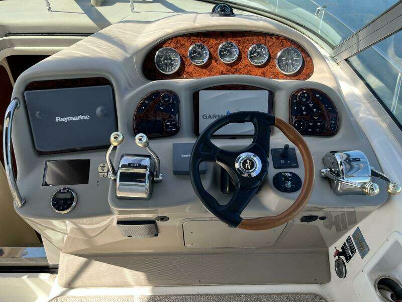 Loaded Miles 34ft Sea Ray Yacht For Sale
