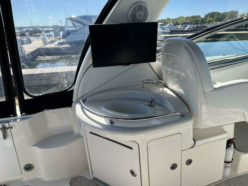 Loaded Miles 34ft Sea Ray Yacht For Sale