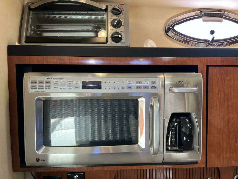 Loaded Miles 34ft Sea Ray Yacht For Sale