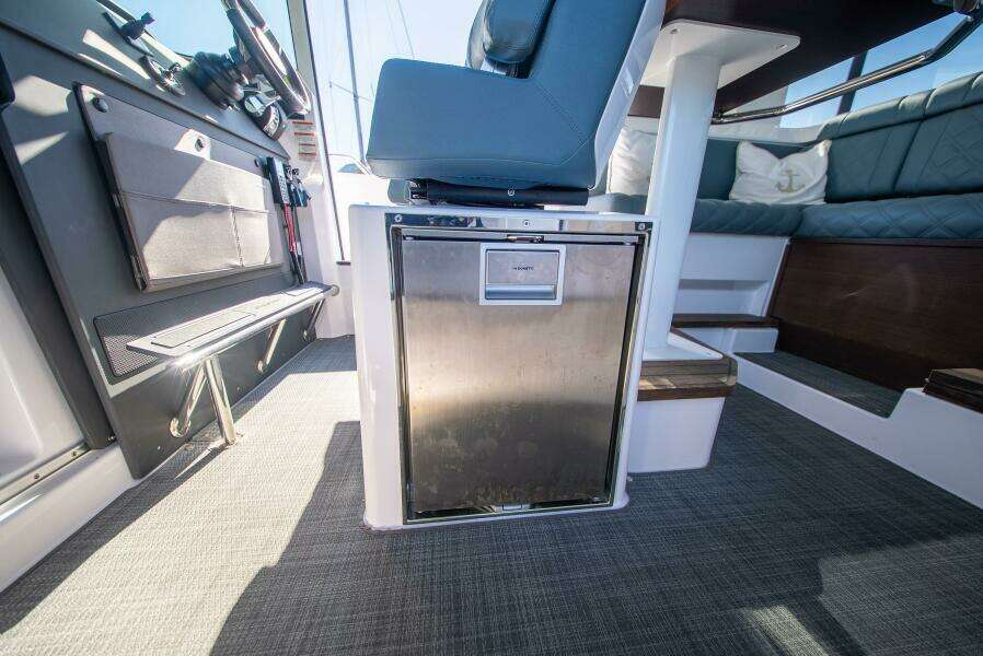 37ft Axopar Yacht For Sale