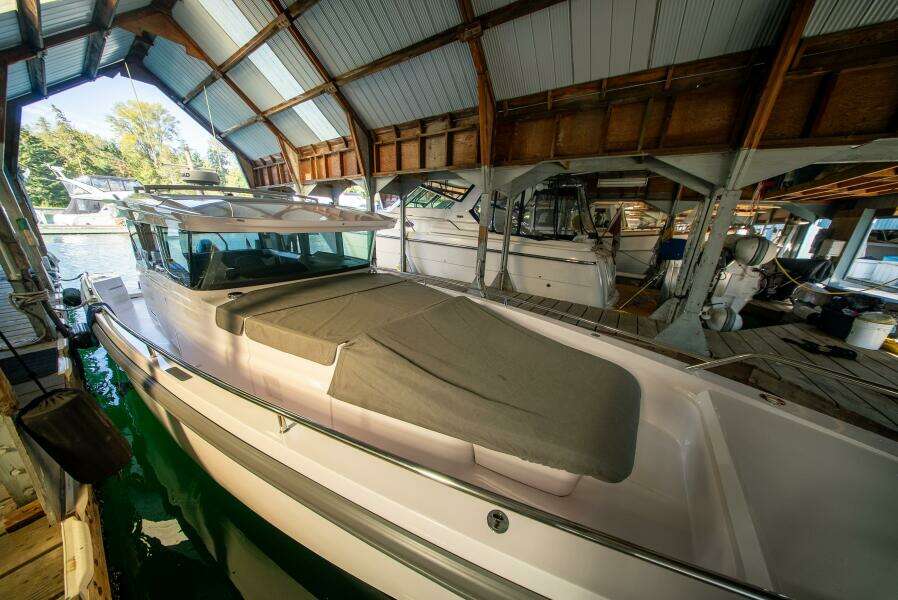 37ft Axopar Yacht For Sale