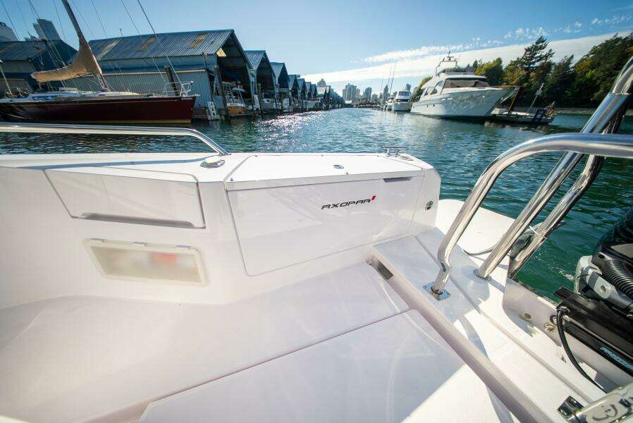 37ft Axopar Yacht For Sale