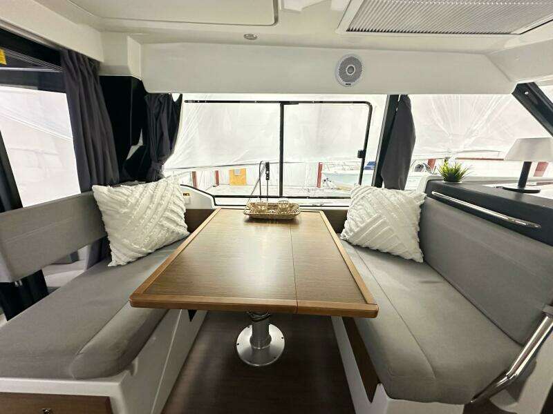 34ft Jeanneau Yacht For Sale