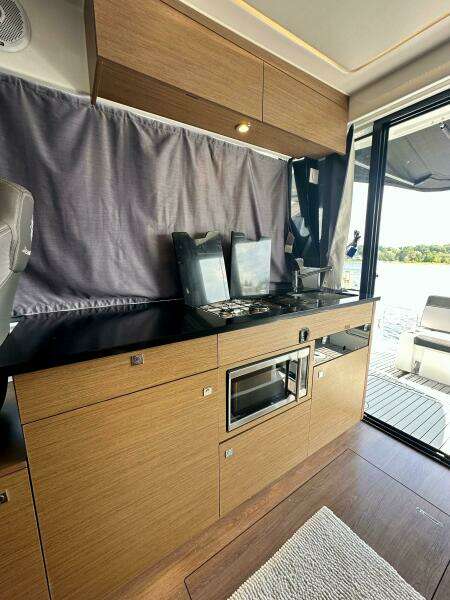 34ft Jeanneau Yacht For Sale