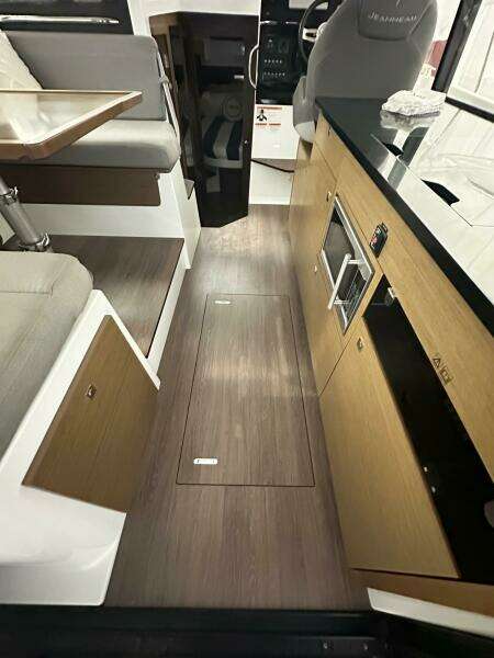 34ft Jeanneau Yacht For Sale
