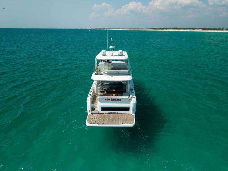 2019 Prestige 590 Fly 'New Heart' - Stern 