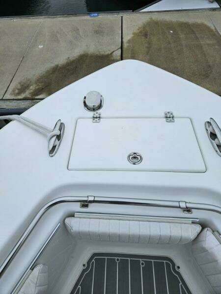 24ft Topaz Yacht For Sale