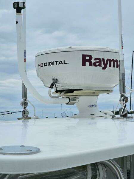 24ft Topaz Yacht For Sale