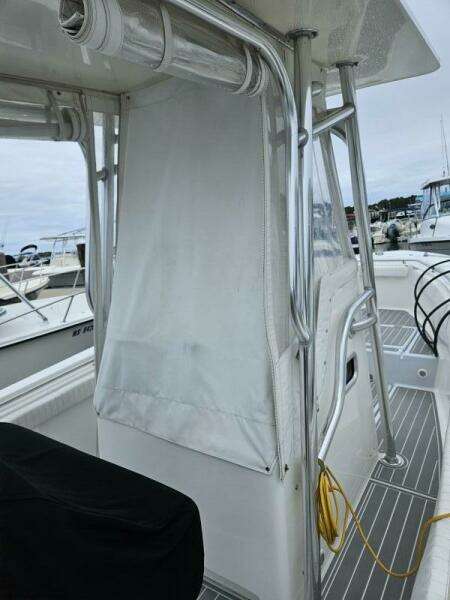 24ft Topaz Yacht For Sale