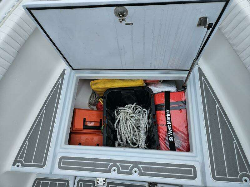24ft Topaz Yacht For Sale