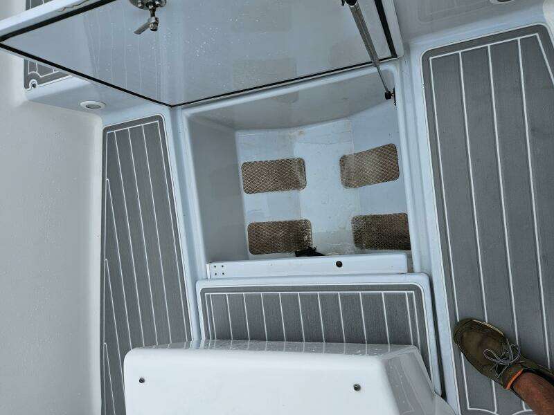 24ft Topaz Yacht For Sale